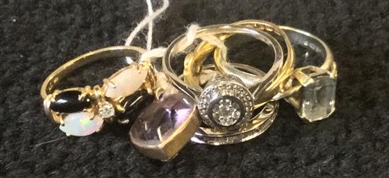 5 gold dress rings & pendant